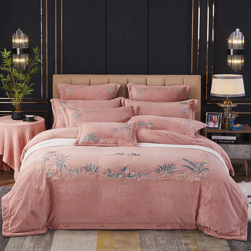

2020 Classic embroidery fleece fabric bed linen pink bedding queen king size duvet cover pillowcases bedspreads 4pcs sets