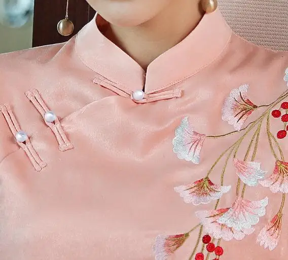 Женская блузка с вышивкой желтая воротником-стойкой | одежда