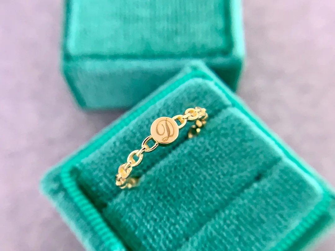 Ювелирные изделия из желтого золота 18 карат (AU750) дизайнерское кольцо с буквами