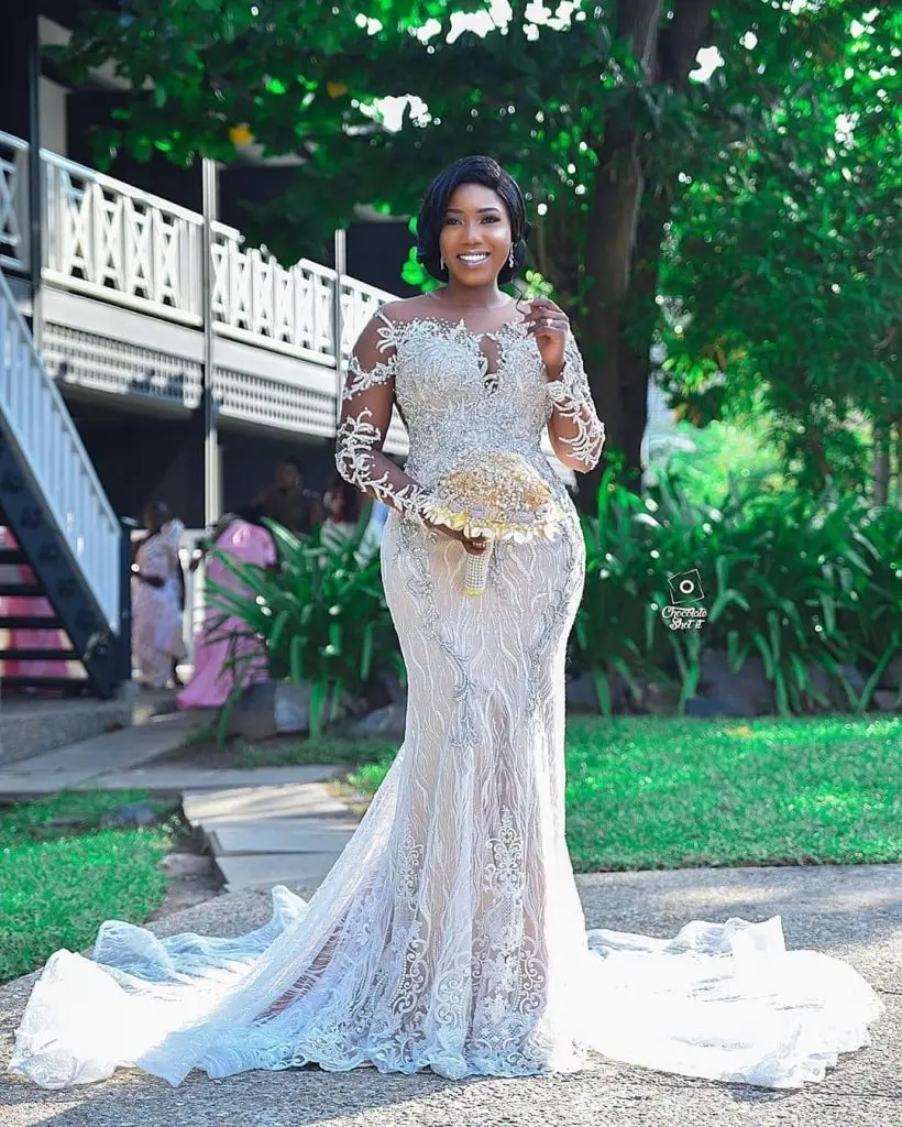 

Sexy Luxurious Mermaid Open Back African Wedding Dresses 2021 Sweep Train Beaded Long Sleeves Bridal Gowns