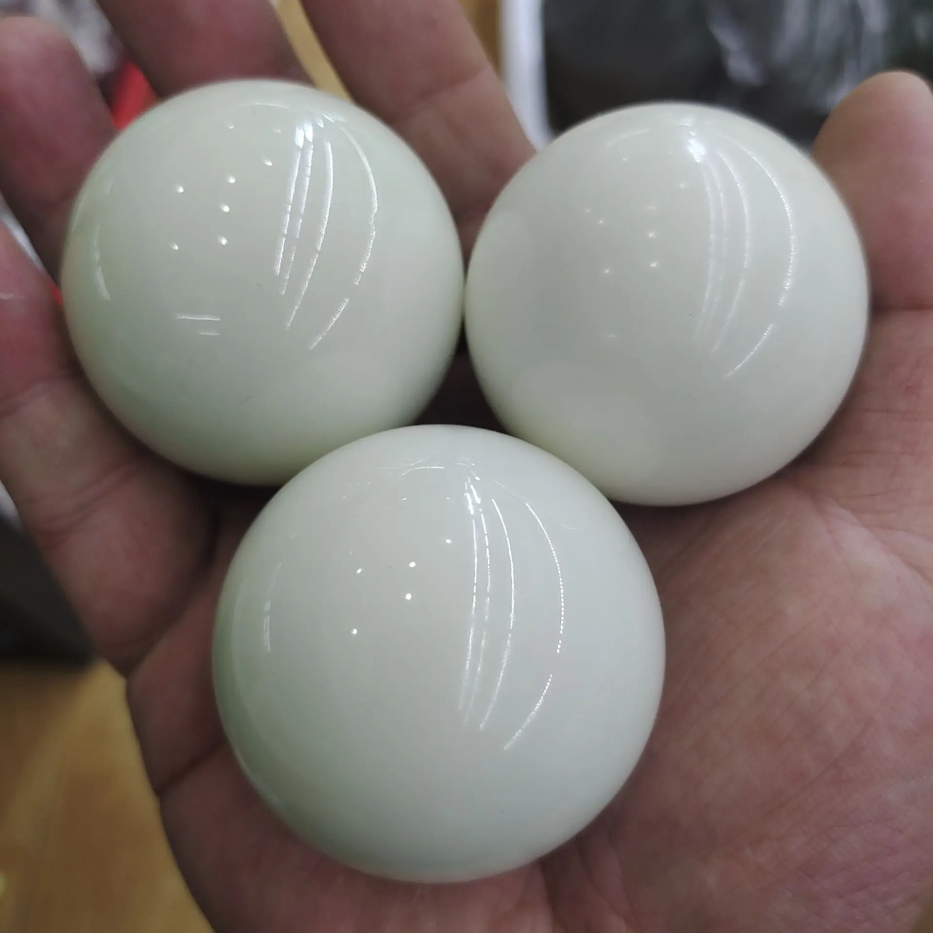 

5cm natural luminous stone ball +pedestal