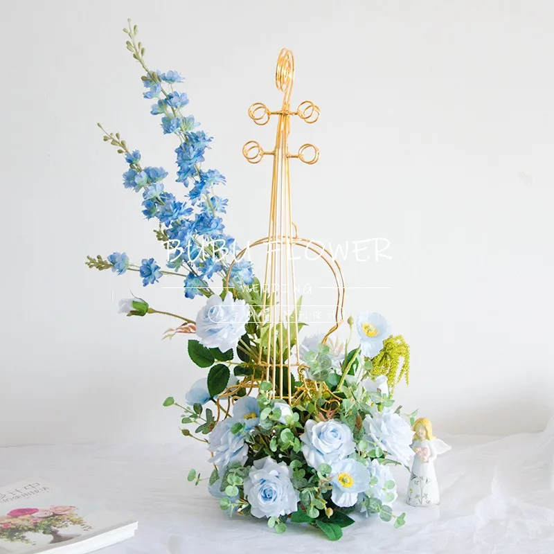 Цветочное украшение для скрипки | Дом и сад