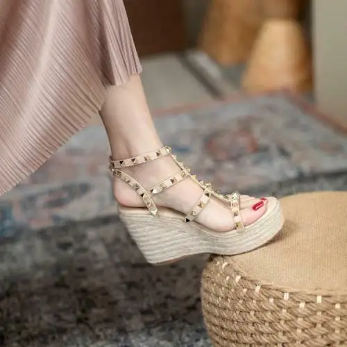 

Женские Модные кожаные сандалии-гладиаторы на танкетке