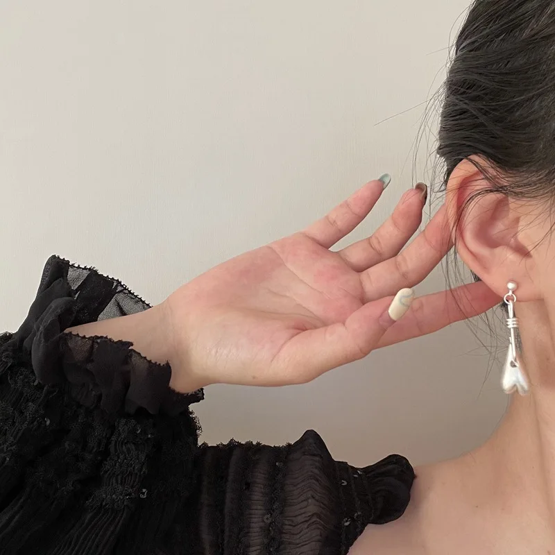 

KACOSHOW Korean Retro Golden Love Big Earrings Female Temperament Cold Wind Earring For Women Fashion Pendientes Jewelry Gifts