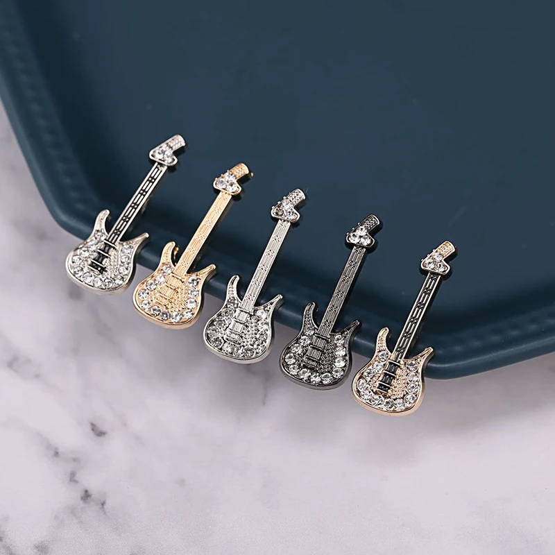 Брошь в виде музыкальных нот саксофона инструмент брошь из тонкого сплава