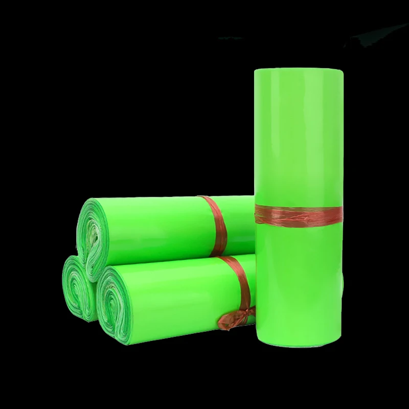 Ярко зеленый полиэтиленовый конверт для почтовых отправлений пластиковый