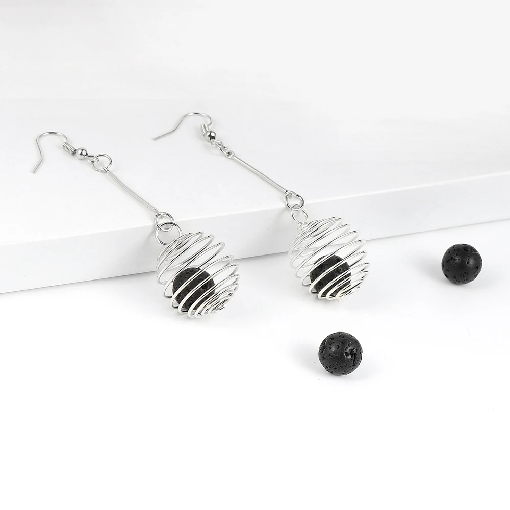 Женская серьга пружина из натурального камня с тигриным глазом бирюзы оникс