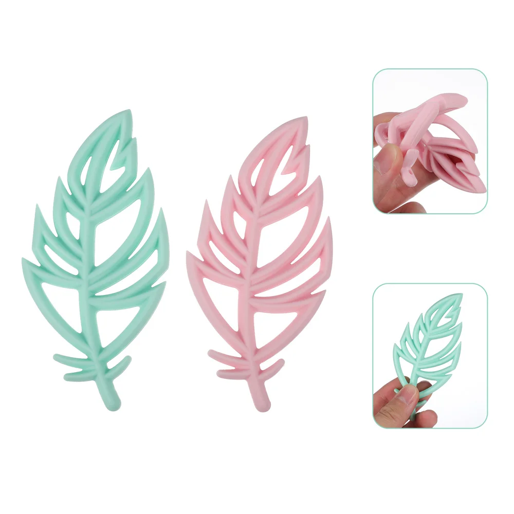 

2pcs Silicone Cartoon Baby Teether Boy Girls Molar Teether Creative Teething