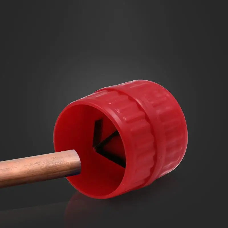 Универсальный ручной инструмент для очистки трубок из ПВХ и меди лезвие