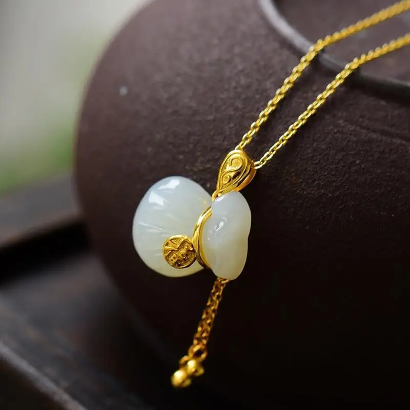 

2020 New Exquisite Hetian White Jade Purse Necklace Pendant Lucky Bag Wear Rich Gilding Tassle Fashion Women