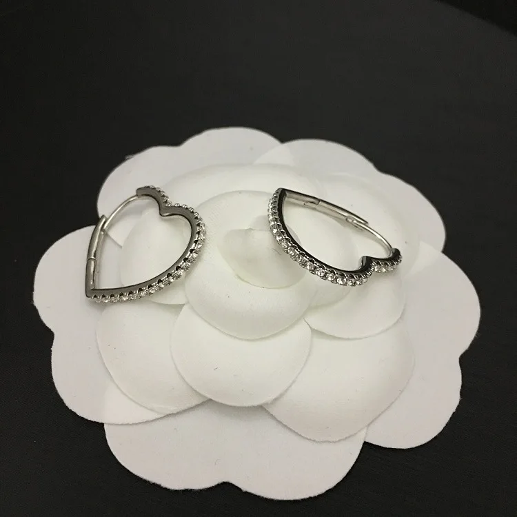 

Korean minority 19 new simple temperament heart-shaped earrings gold and silver color