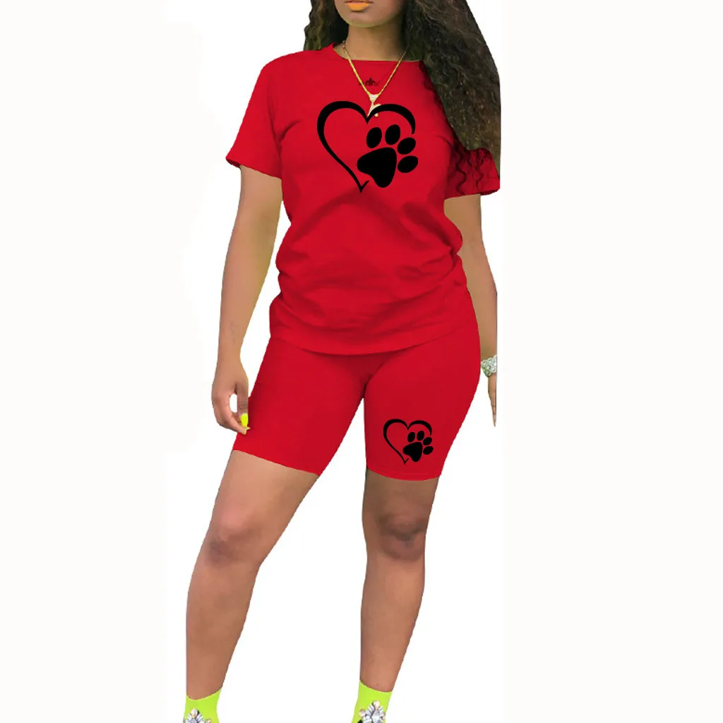 Женский спортивный костюм из 2 предметов футболка с надписью и шорты