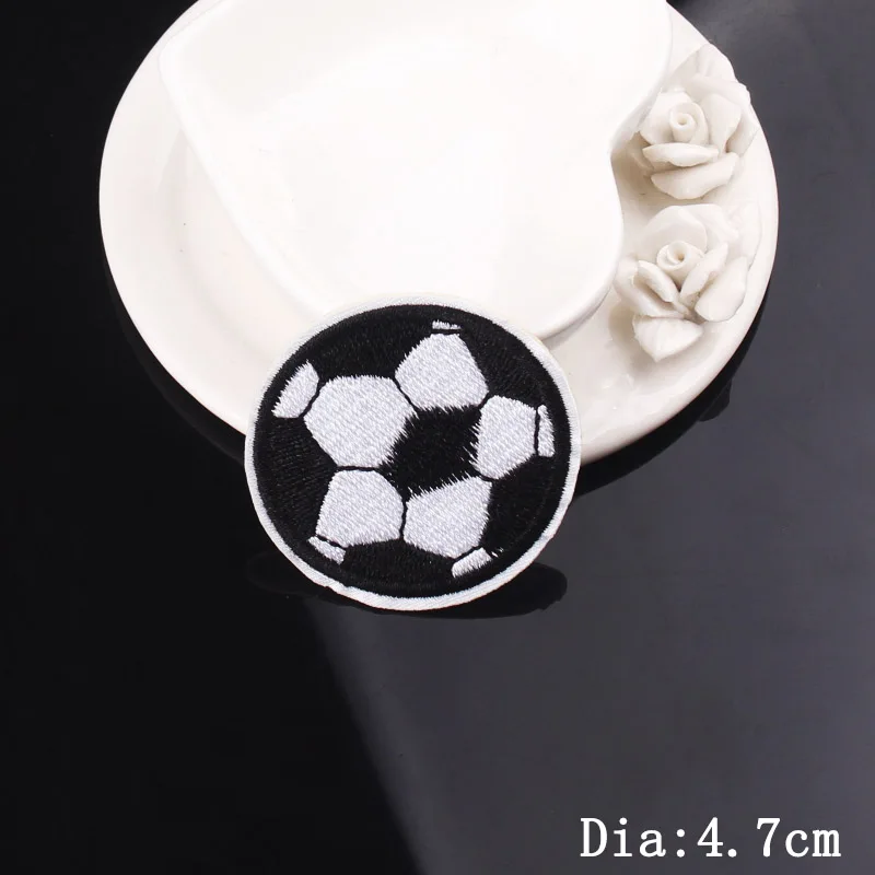 Вышитые футбольные нашивки термоклейкие для одежды наклейки баскетбола тенниса