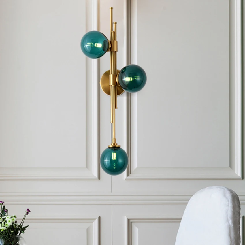 Простой настенный светильник в скандинавском стиле со стеклянными шариками 3