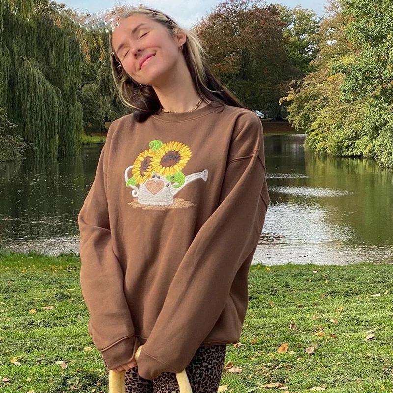 

Повседневная Толстовка с принтом и круглым вырезом, Осенний пуловер с длинным рукавом, толстовки, топ, модная Корейская коричневая толстовк...