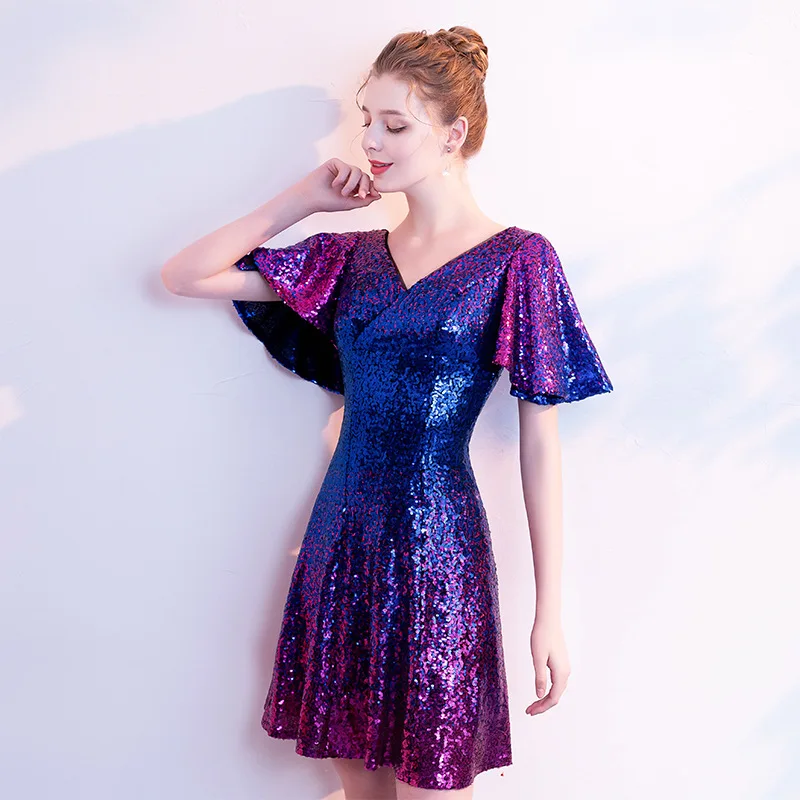 

Женское короткое платье с глубоким V-образным вырезом, из полиэстера