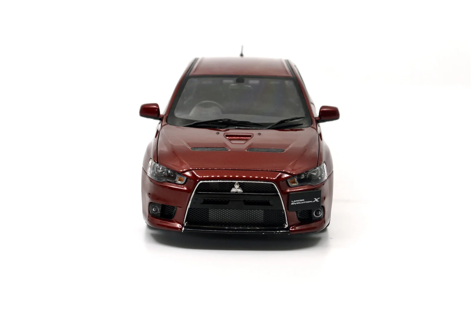 Модель Paudi 1/18 1:18 Масштаб Mitsubishi Lancer EVO X Красный литой модельный автомобиль двери открыть руль справа