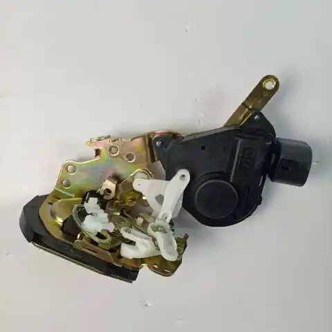 Замок задней двери смарт