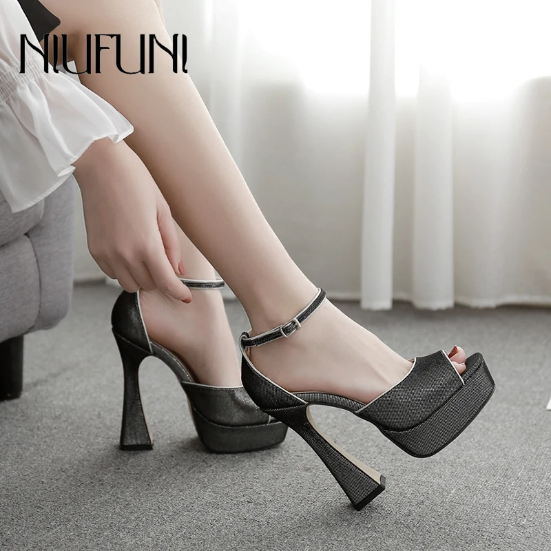 

2021 Thick Soled Waterproof Wineglass Heel Women's Sandals Peep Toe Belt Buckle Thick Heel Sandals Pure Color Simple Women Shoes