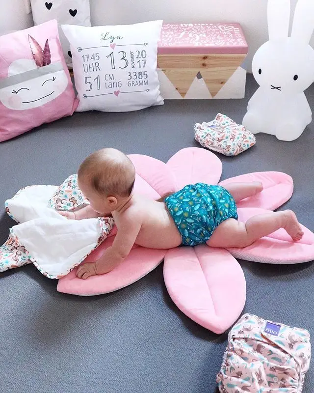 

NonSlip Baby Shower Bath Tub Flower Pad Bath Infant Newborn Safety Security Bath Support Cushion Bathtub Mat Newborn Shower Seat