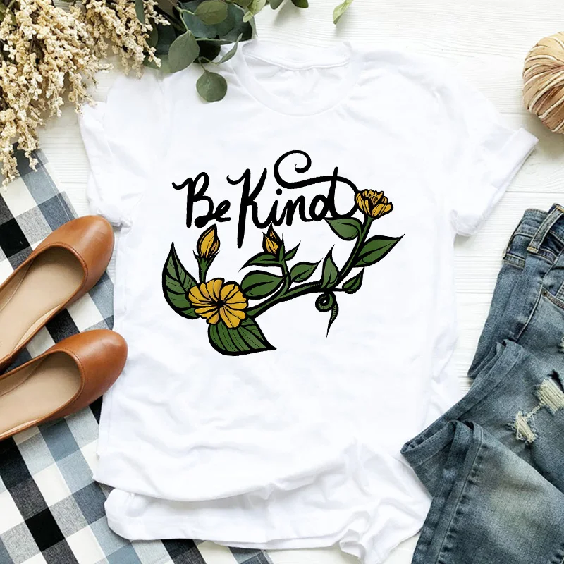 

Женская футболка с цветочным принтом Be Kind, Женская свободная футболка с коротким рукавом и круглым вырезом, Летние повседневные топы футбол...