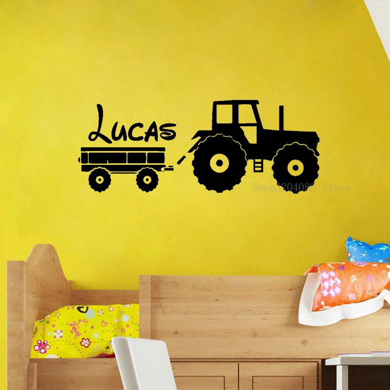 Виниловая наклейка на стену для мальчиков креативный трактор с именем под заказ