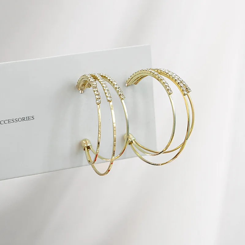 Новые простые несимметричные серьги в европейском и американском стиле