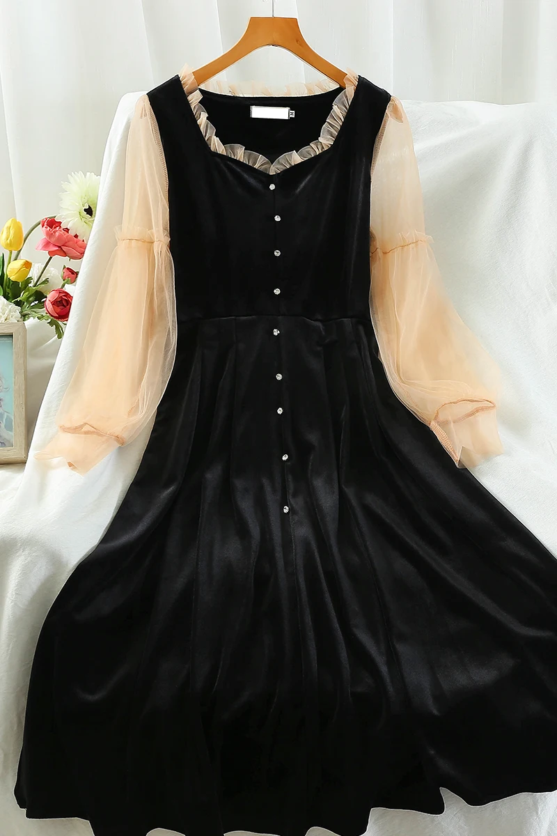 

2020 Retro Fashion Dress Autumn lace side square collar gold velvet stitching lace sleeve mid-length Dress Hepburn style Dress