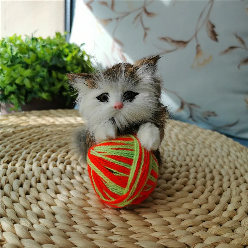 Реалистичная милая игрушка для кошек пушистые коты играют с шерстяным шариком