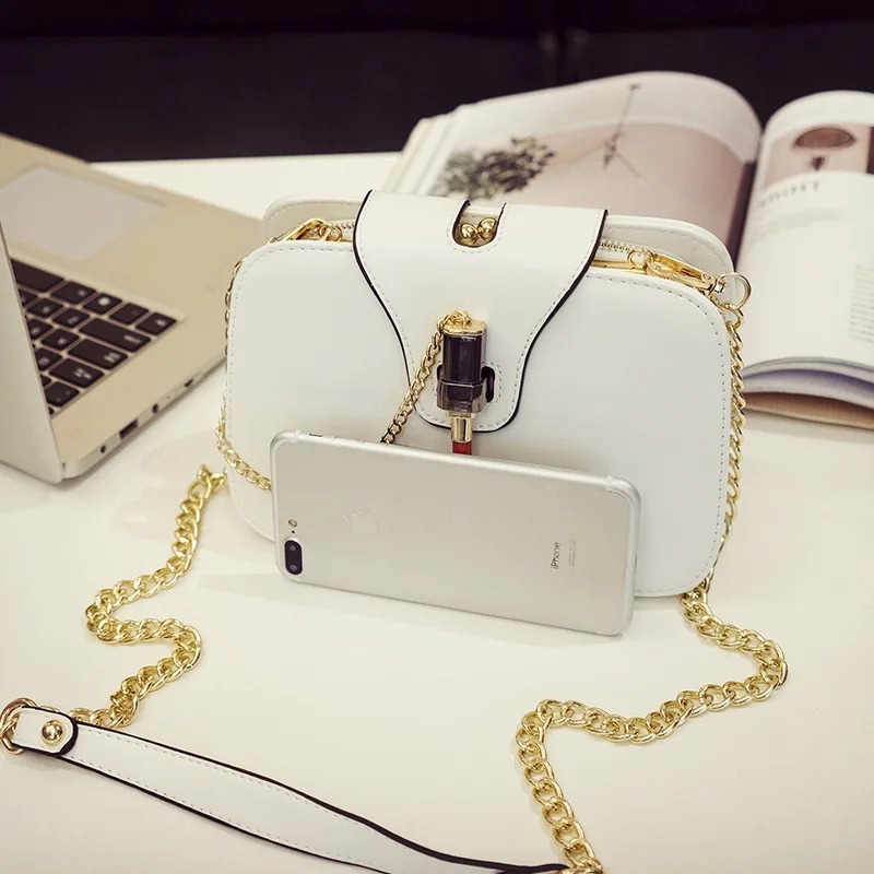 Сумка на плечо женская с цепочкой брендовый дизайнерский клатч клапаном модный