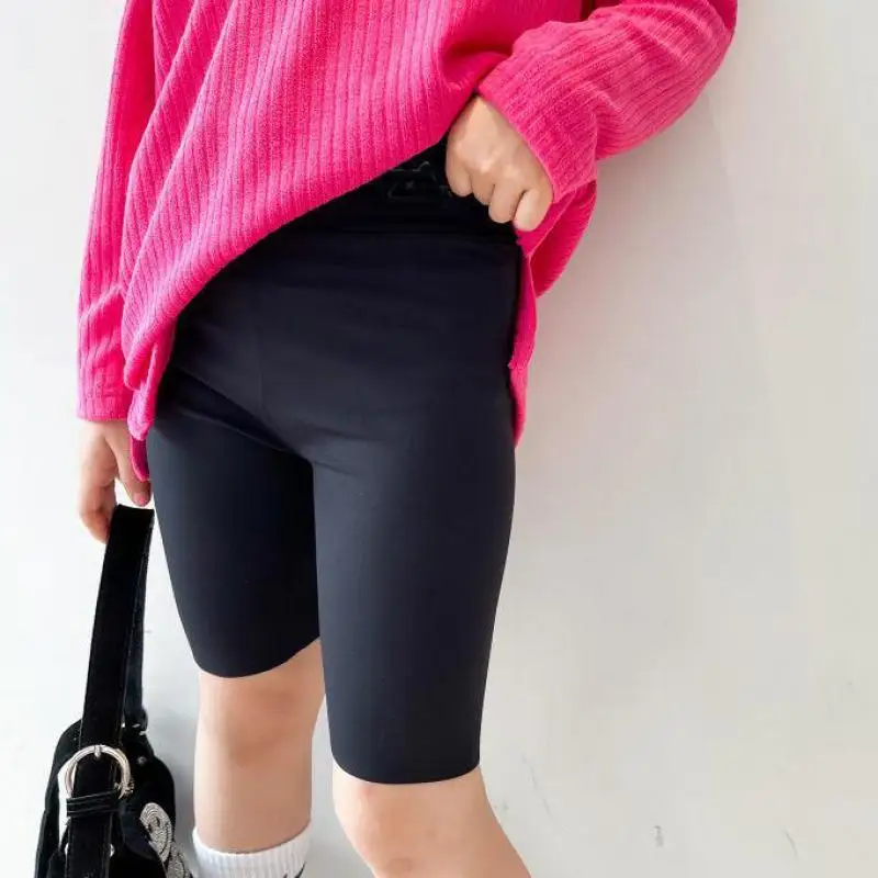 девочки в леггинсах