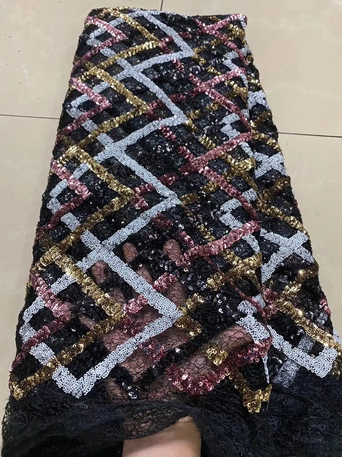 Cyndi-30.8805 Hot selling african sequins lace fabric tessel fringel embroidered tulle mesh |