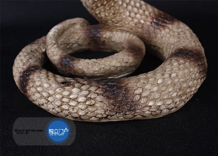 

Creative resin cobra figurine home decor crafts room decoration Study office bar simulation snake ornament resin animal statue