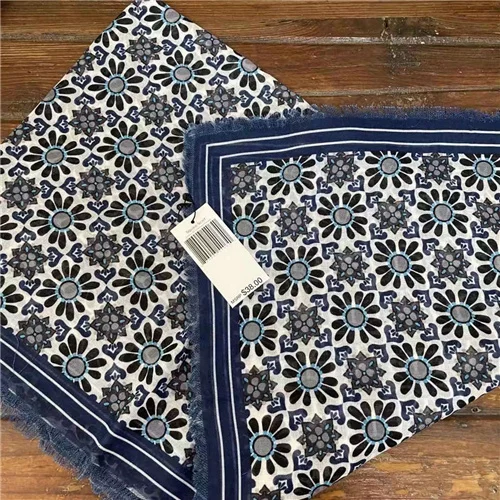 Квадратный шарф | Женская одежда