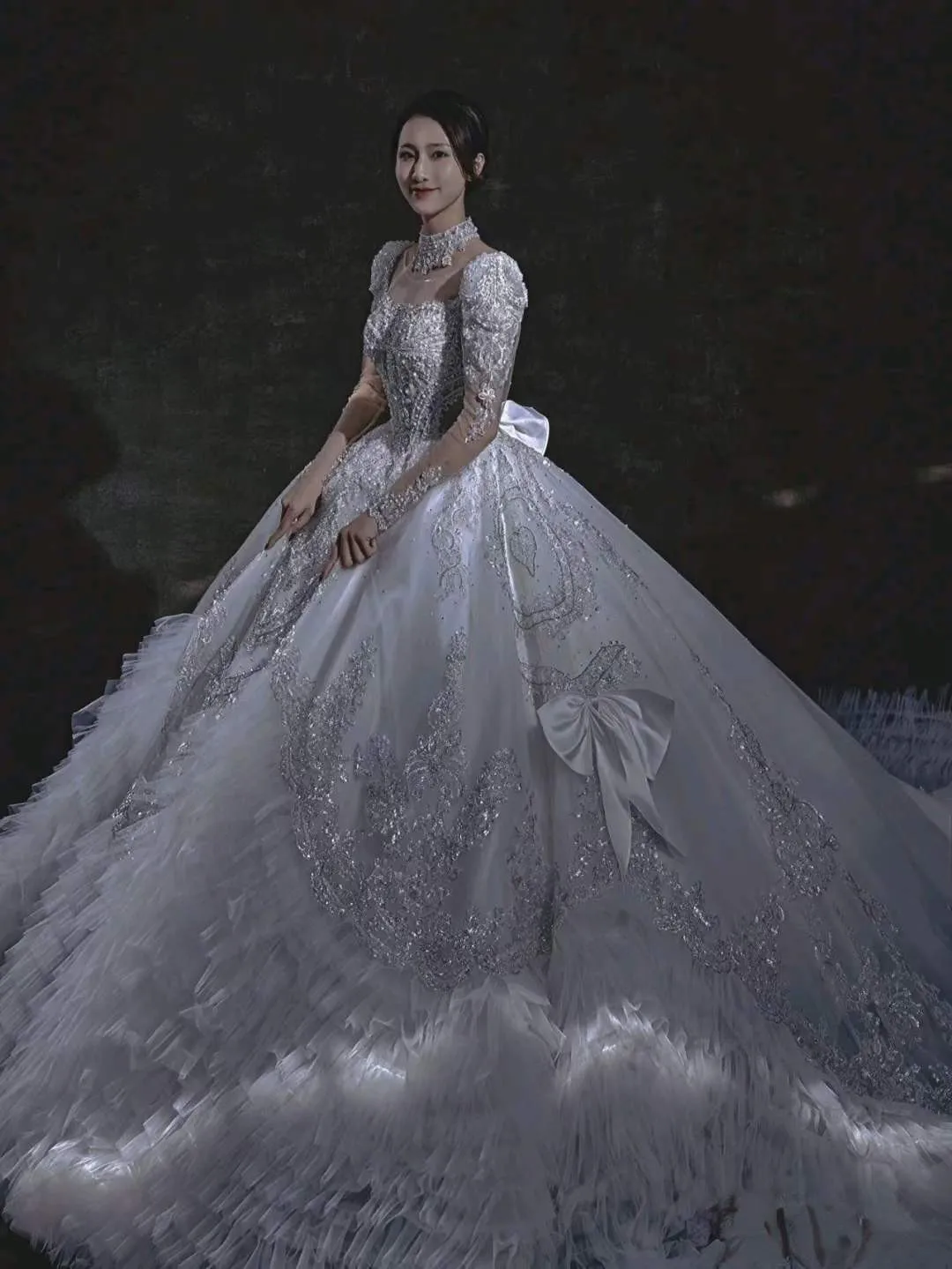 Рисунок 6 - Кружевное бальное платье с бисером на заказ