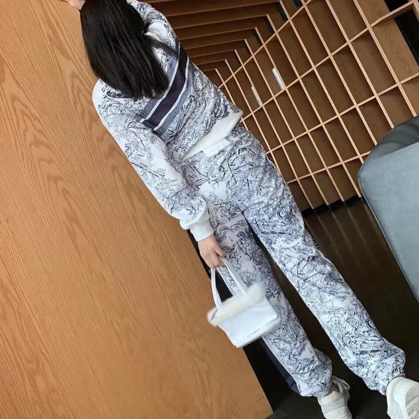 

Spring and Autumn Casual Cotton Sports Suit Women's Sweater Round Neck Fashion Two-piece Large Size Tide