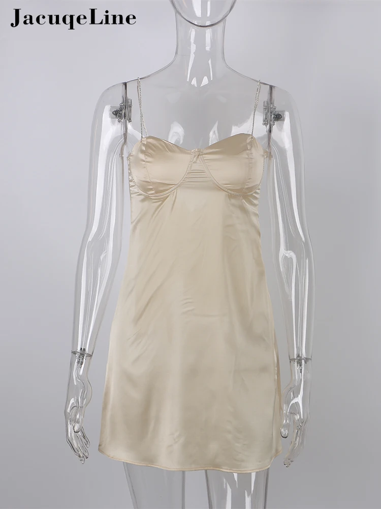 Мини атласное платье Jacqueline на бретелях-спагетти с бриллиантами вечерние женские