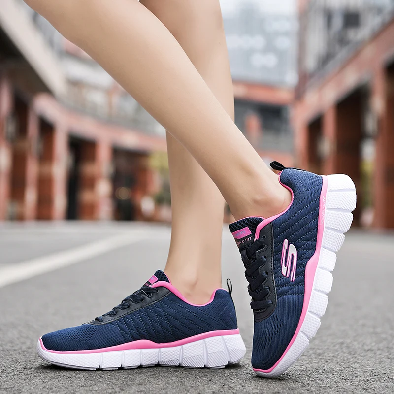 

2021 Latest Outdoor Sports Shoes Lovers Comfortable Breathable Casual Shoes Wear-Resistant Running Shoes 36-40 Yards