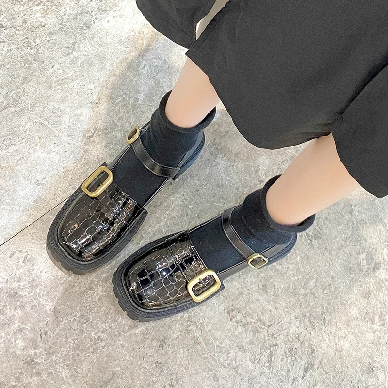 

Womens Derby Shoes Casual Female Sneakers Clogs Platform Modis Flats Round Toe British Style Leather New Summer Creepers 2021 Dr