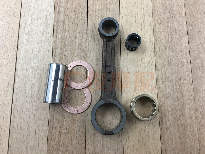 Комплект Шатунов коленчатого вала с втулками для китайских скутеров Keeway Suzuki AG100