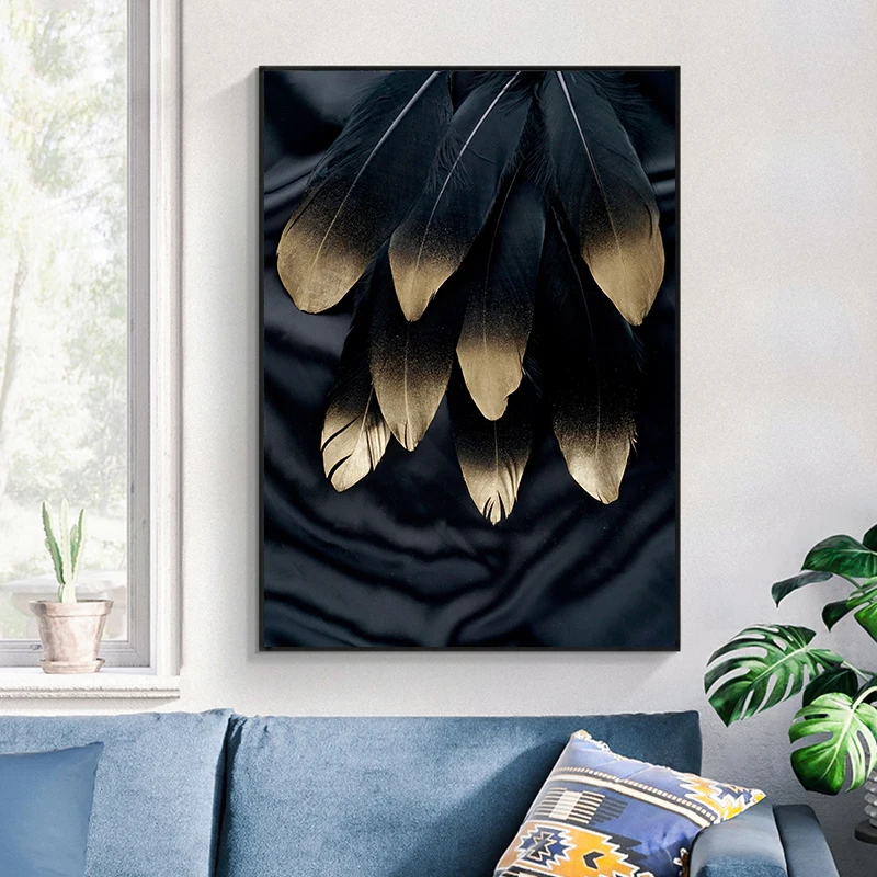Абстрактный настенный постер с черными белыми и золотыми перьями Скандинавская