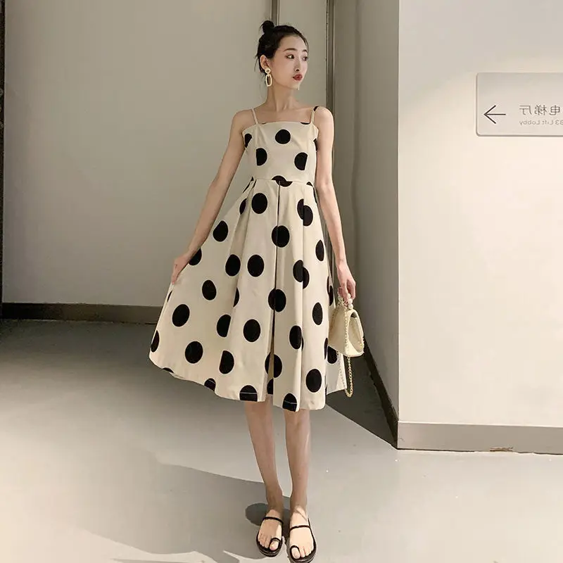 

2021 new polka dot suspender dress 2020 new summer French style very fairy popular skirt one-shoulder big polka dot puff skirt w