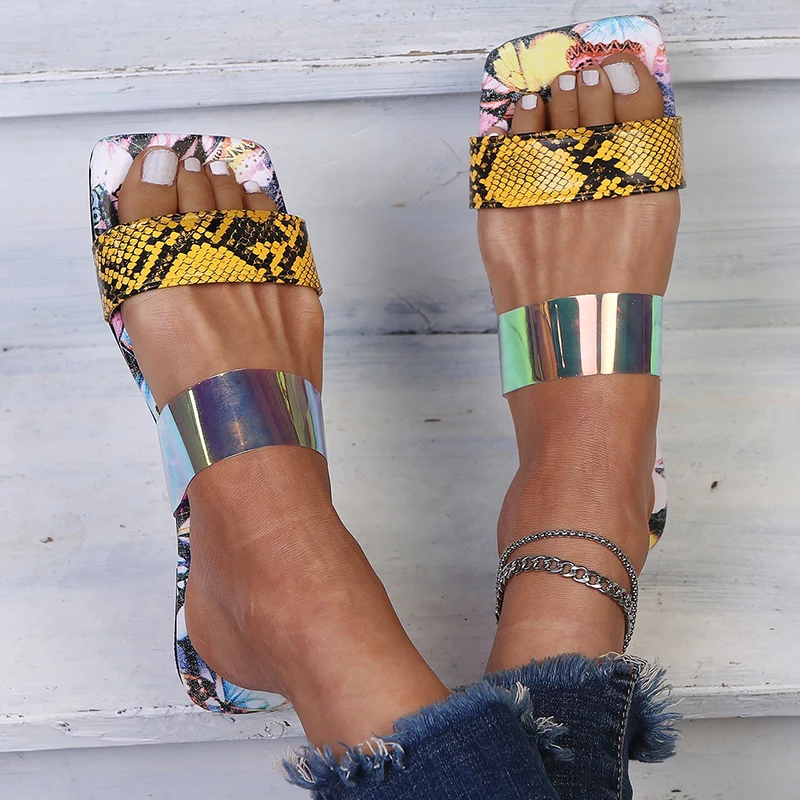 

Women's Summer Sandals 2021 Glitter Slippers New Bling Female Color Flip Flops Crystal Beach Open Toe Flat Shoes Outdoor Slipper