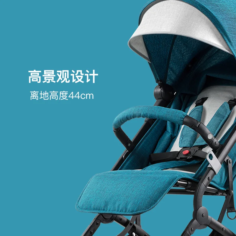 Детская тележка может легко сидеть в наклонном зонте автомобиль складной