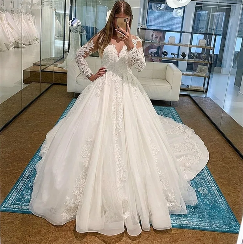 

2021 Vestido de noiva Ball Gown Wedding Dresses Long Sleeves Lace Appliques Ruched Skirt Court Train Bridal Gowns robe de mariee