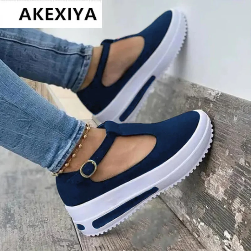 

Женские босоножки на танкетке, летняя однотонная повседневная обувь на толстой плоской подошве с пряжкой, 2021