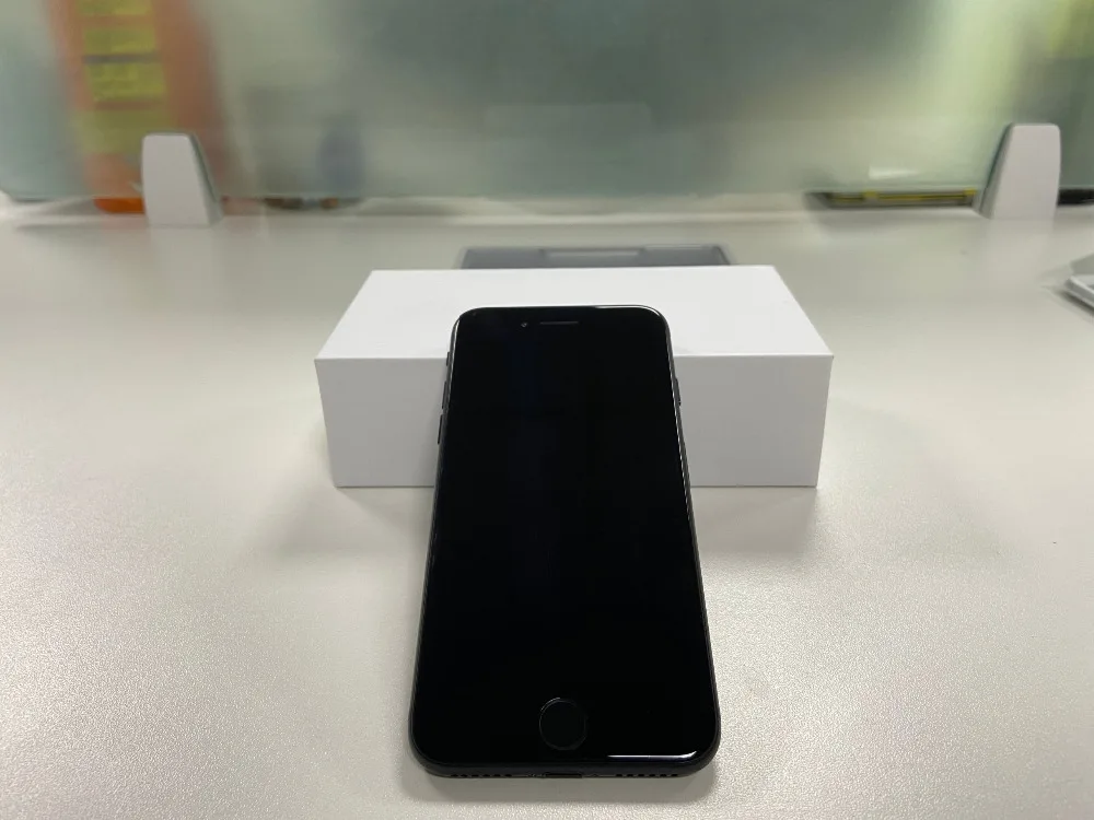 Для Apple iphone 7 4 аппарат не привязан к оператору сотовой связи для мобильных телефонов на базе IOS 4 ядра 2 Гб Оперативная память 32/128 ГБ/256 ГБ Встроенная память 12.0MP отпечатков пальцев с оригинальной разблокировкой iphone 7