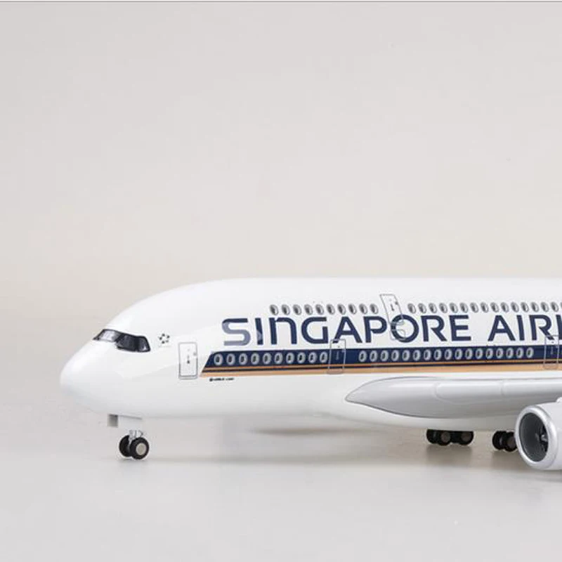 1: 160 весы 45 см модель самолета Аэробус авиакомпании Сингапура A380 модель с светильник колеса смолы Пластик самолет для сбора подарок