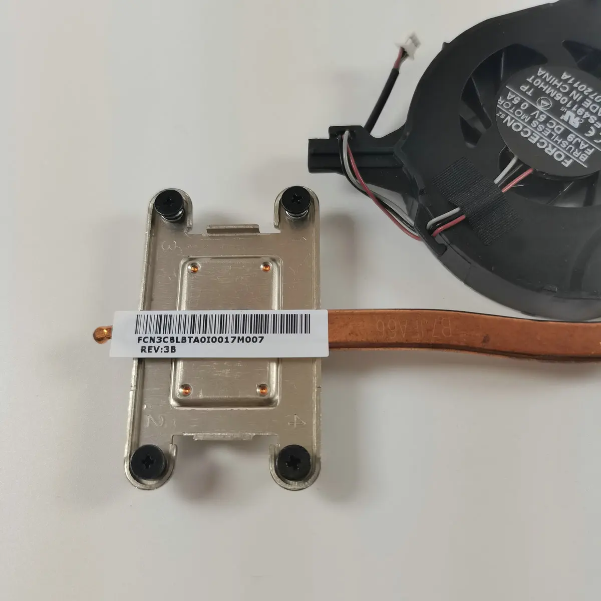 Новый оригинальный вентилятор охлаждения процессора ноутбука Toshiba L755 L755D Intel