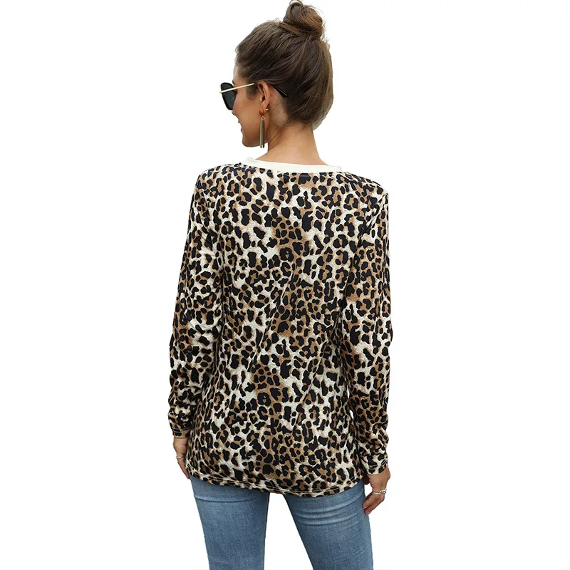 Женская футболка с леопардовым принтом уличная круглым вырезом и длинными